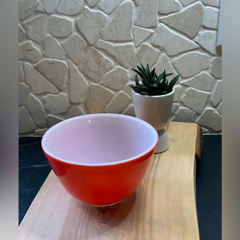PYREX | 407 Red Nesting Mixing Bowl |